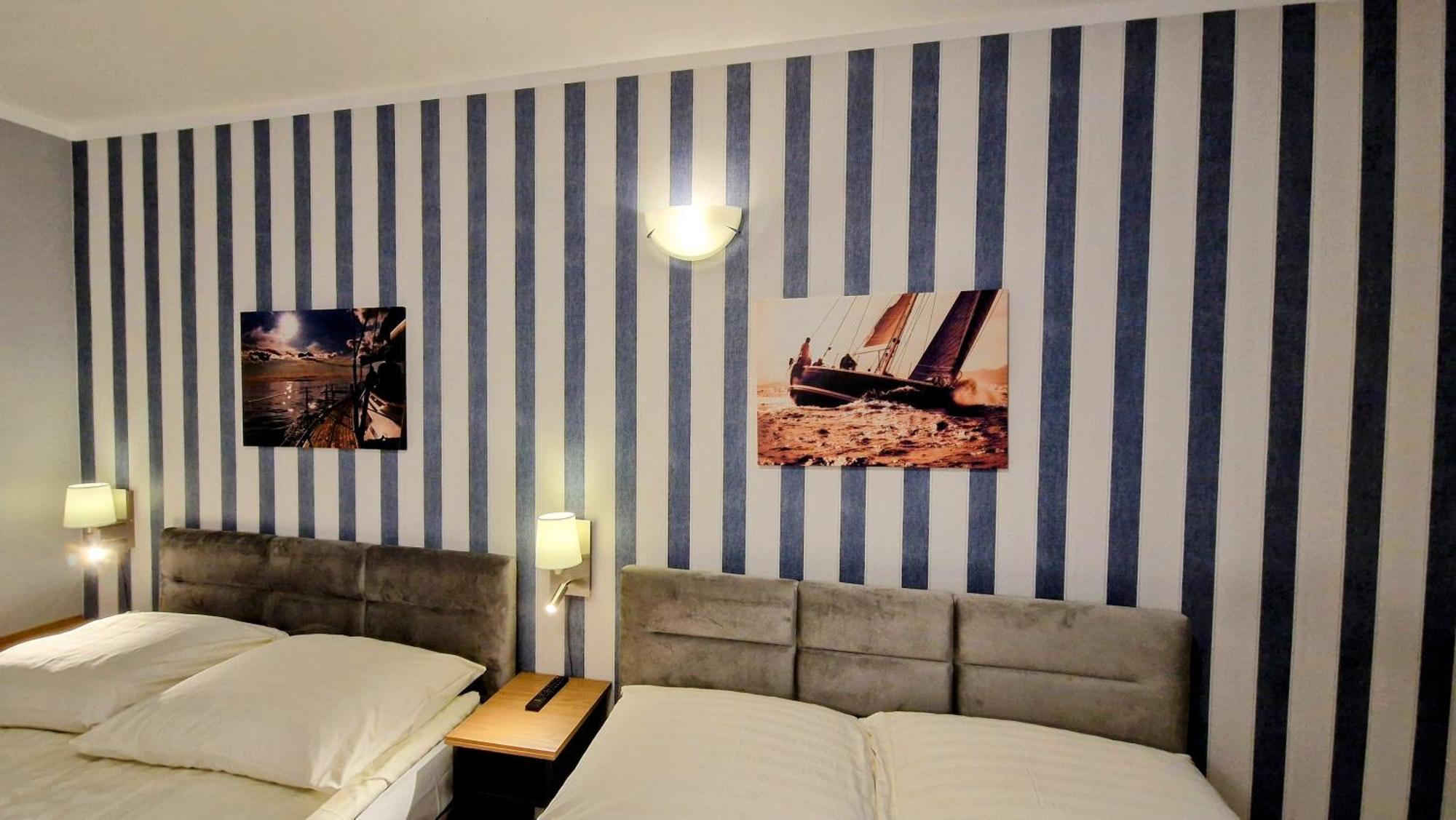 Astra Dziwnow Apartment Bagian luar foto